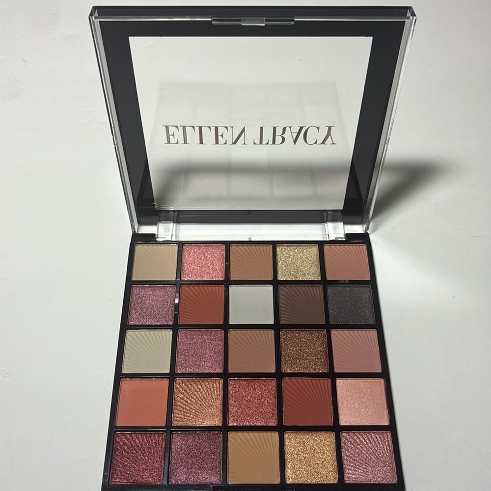 ✨🌿Ellen Tracy Professional Eyeshadow Palette – 25 Bold Shades